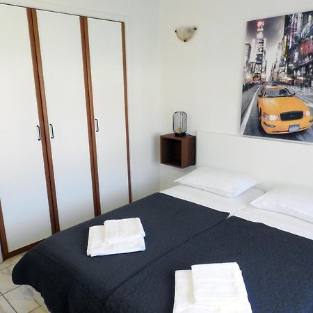 Apartman Ines- Stinjan Pula Eksteriør billede